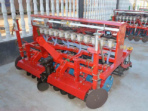 12行机械平土机型小麦播种机